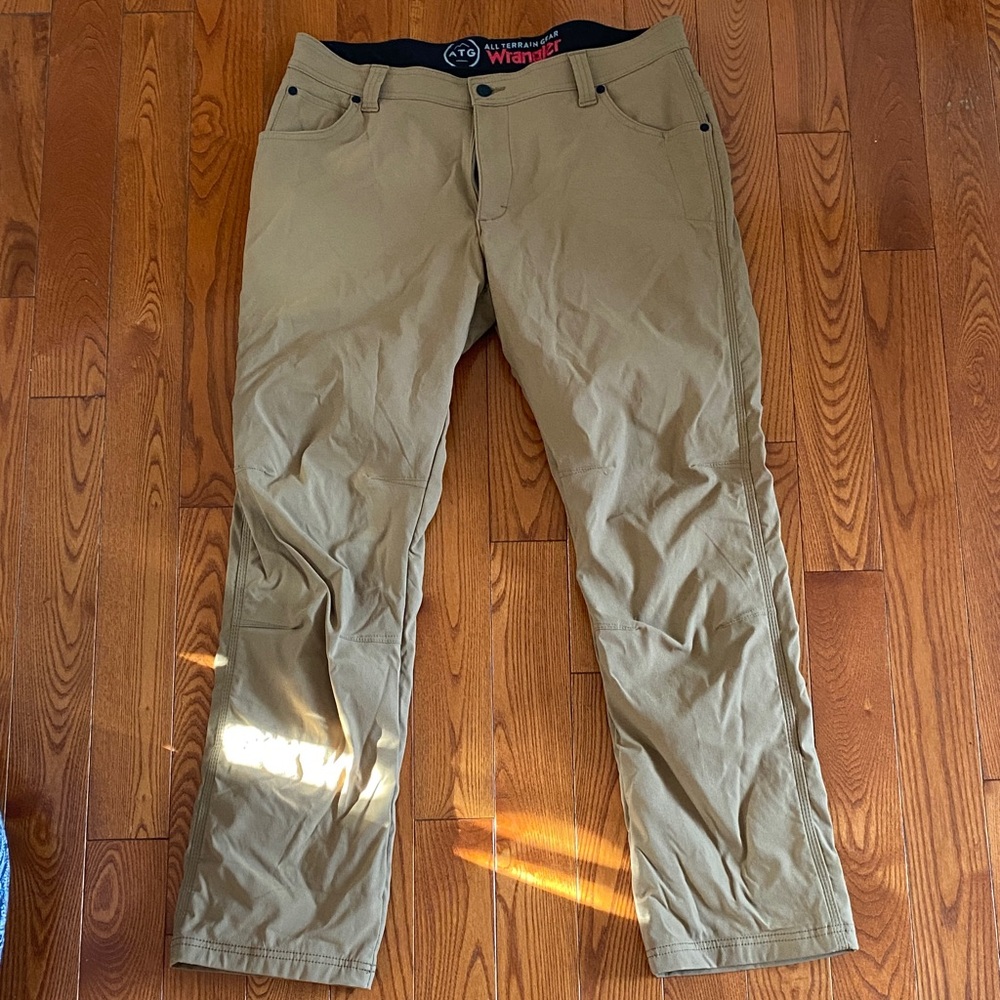 Wrangler Men's outdoor fleece lined pants size 36 waist 30 inseam.